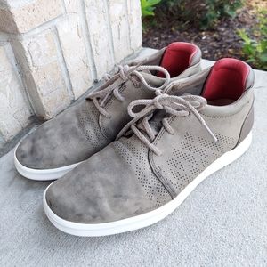 UGG  Larken stripe chukka boots 😃😃😃SIZE 10